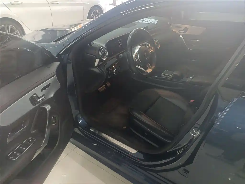 MERCEDES-BENZ CLA (IMPORT)