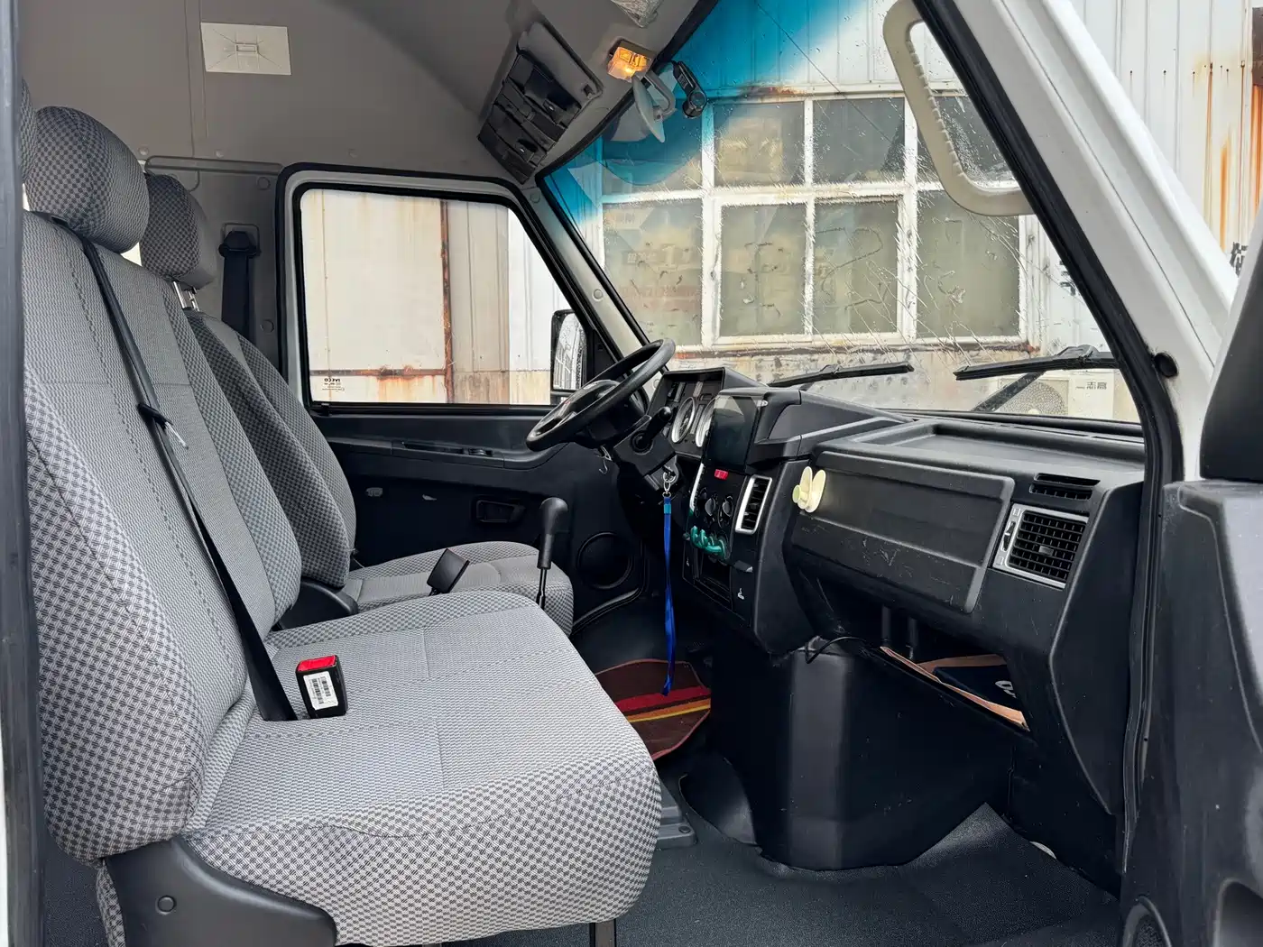 Iveco Daily 2020 2021 Model 2.5T A35 M1 Passenger Vehicle 5-9 Seats Short Wheelbase Medium Roof Single Tire Sliding Door