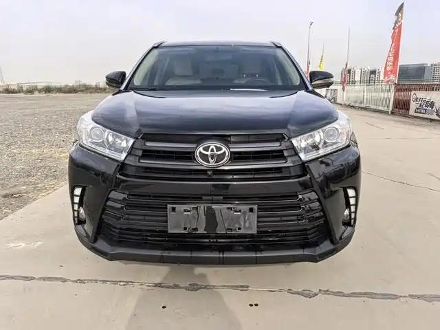 TOYOTA HIGHLANDER