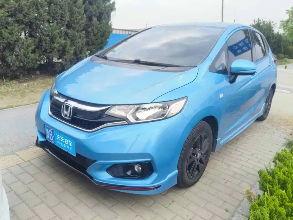 Фото 1 - Honda Fit