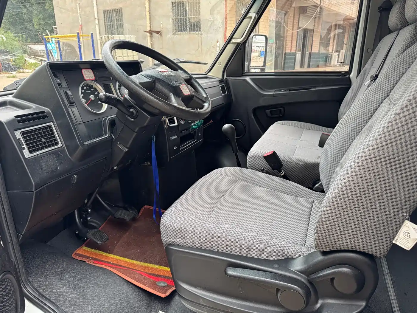 Iveco Daily 2020 2021 Model 2.5T A35 M1 Passenger Vehicle 5-9 Seats Short Wheelbase Medium Roof Single Tire Sliding Door