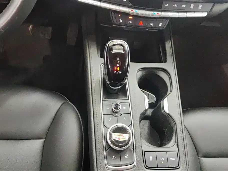 Cadillac XT4 2022 28T FWD Luxury фото 16