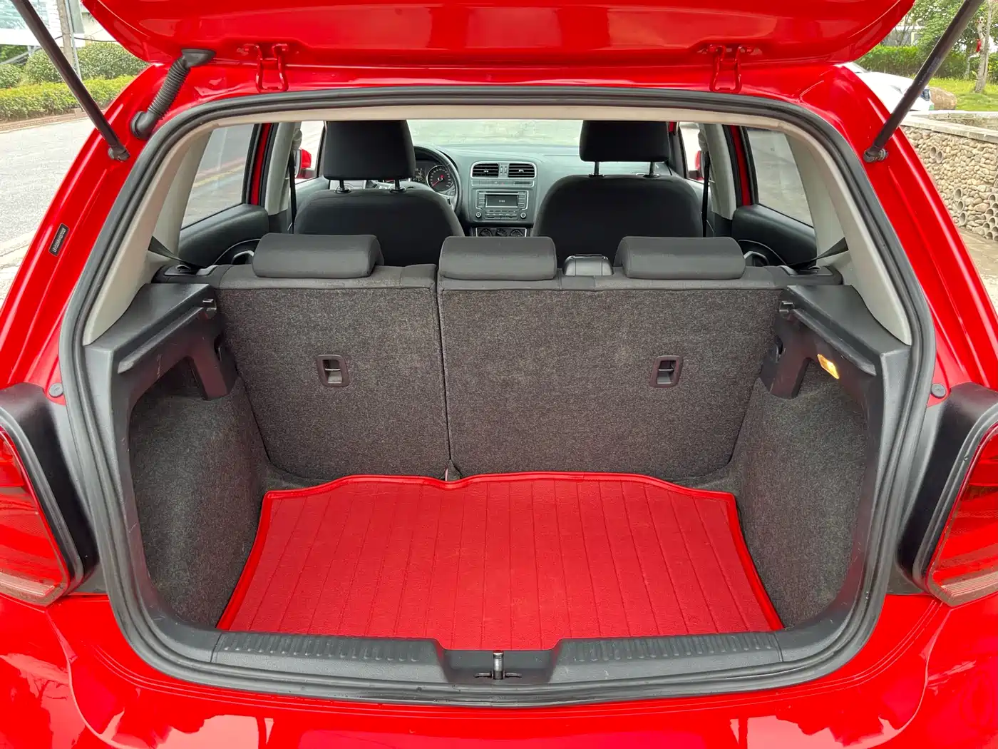 Volkswagen Polo 2016 1.6L Automatic Comfort фото 9