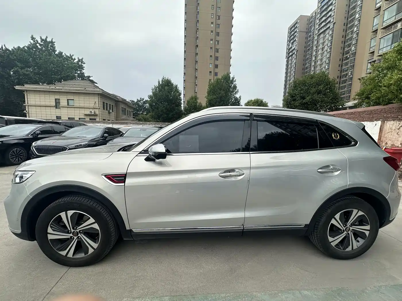 Hongqi HS5 2022 2.0T Smart Connect Premium Edition фото 4