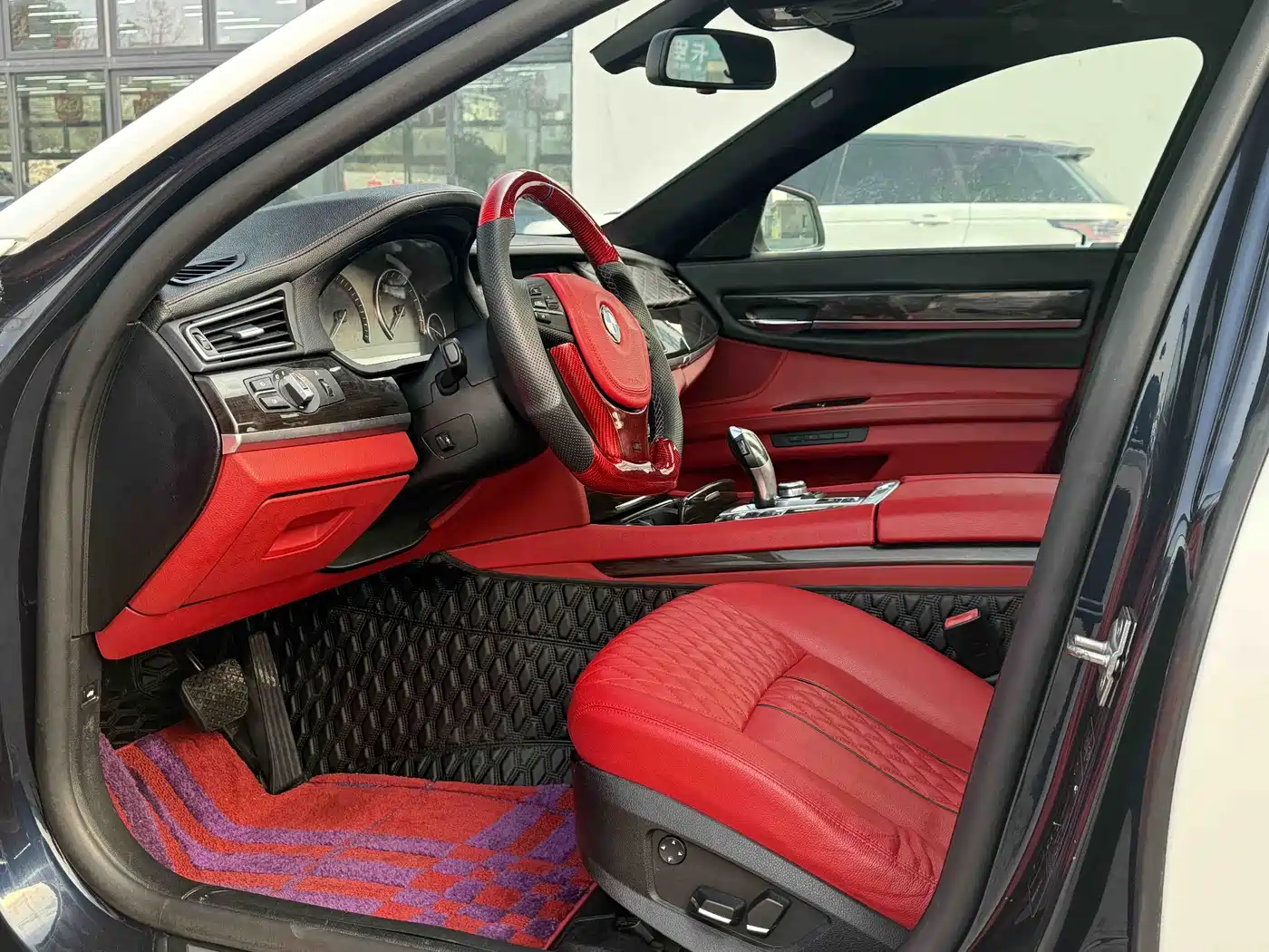 BMW 7 Series 2009 730Li Leading фото 4