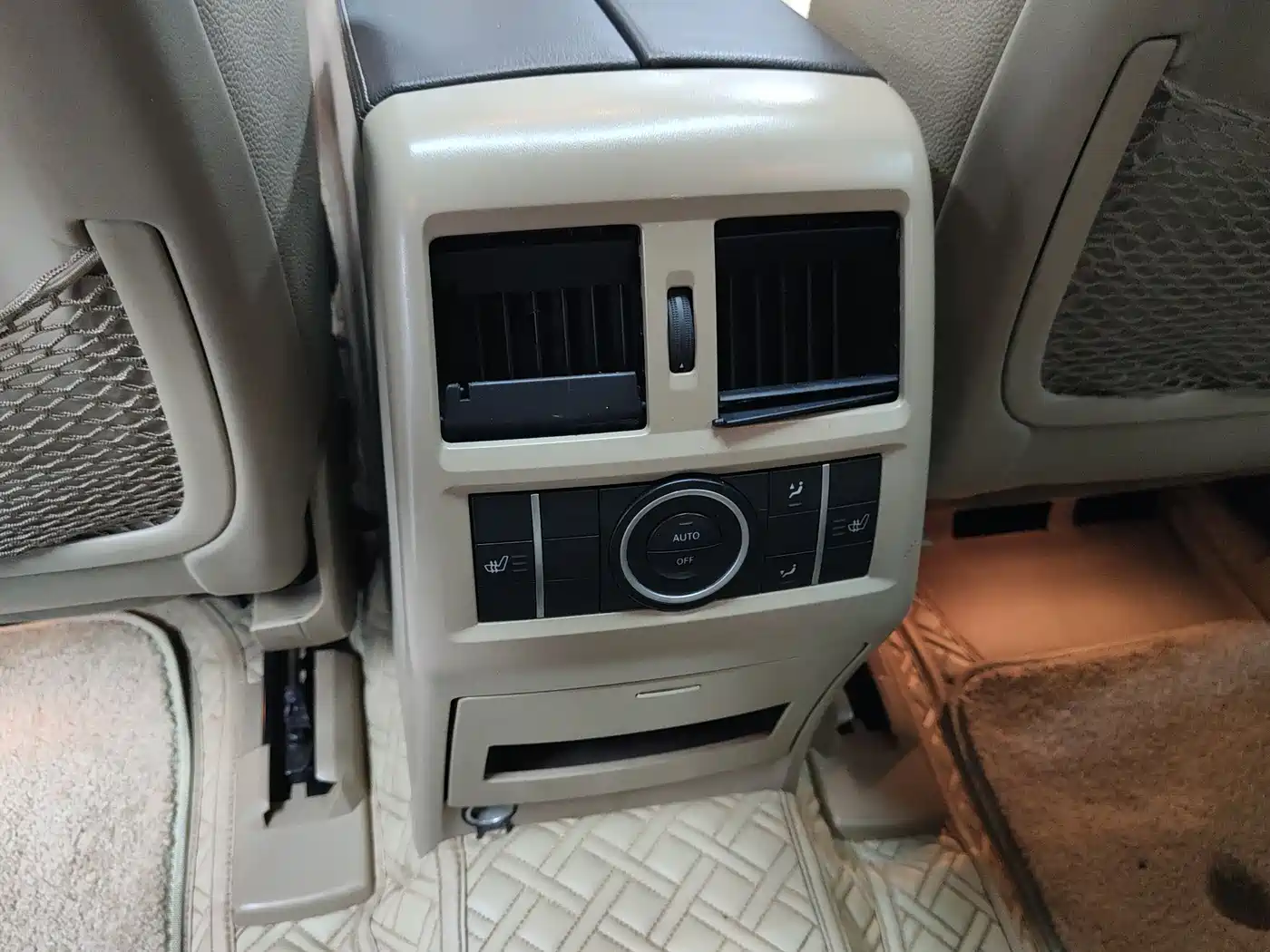 Mercedes-Benz GL-Class фото 13