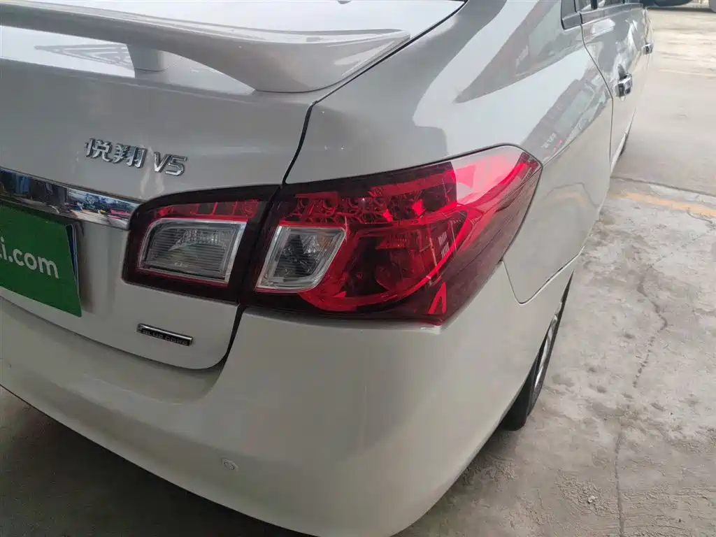 Changan Yuexiang V5 2015 2012 1.5L Manual Sport China IV