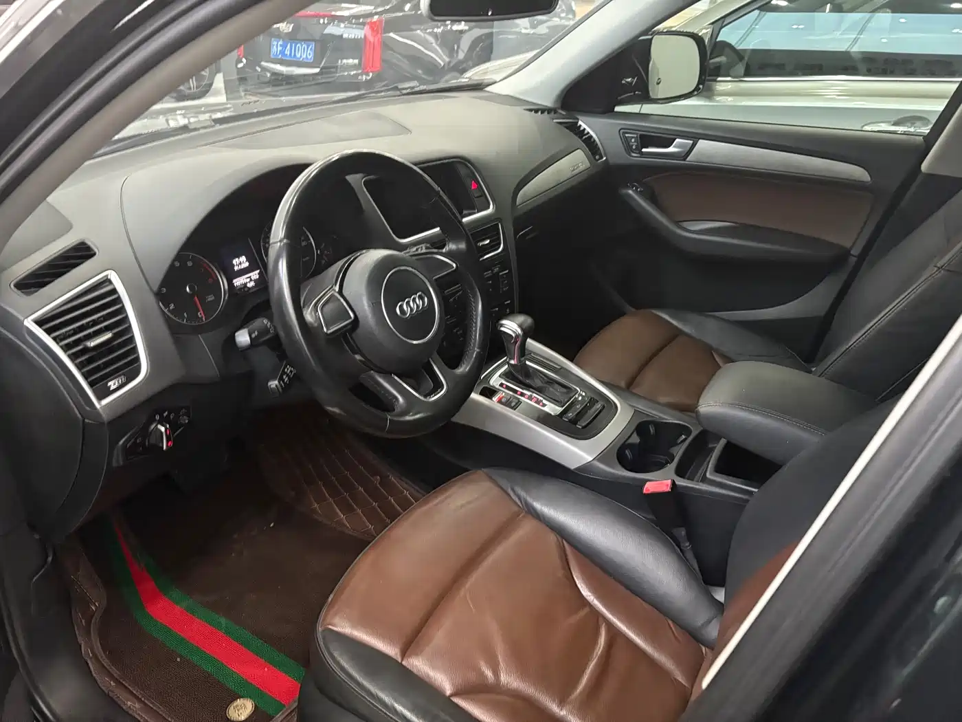 AUDI Q5