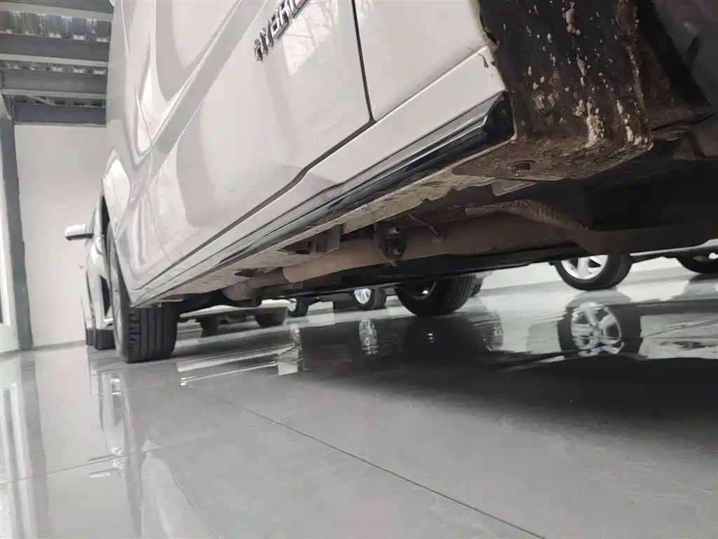 Toyota Sienna 2023 2.5L Hybrid Luxury Edition фото 20