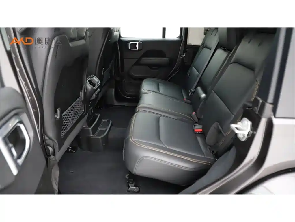 Jeep Wrangler 2025 2024 Model 2.0T Sahara Four-Door Version