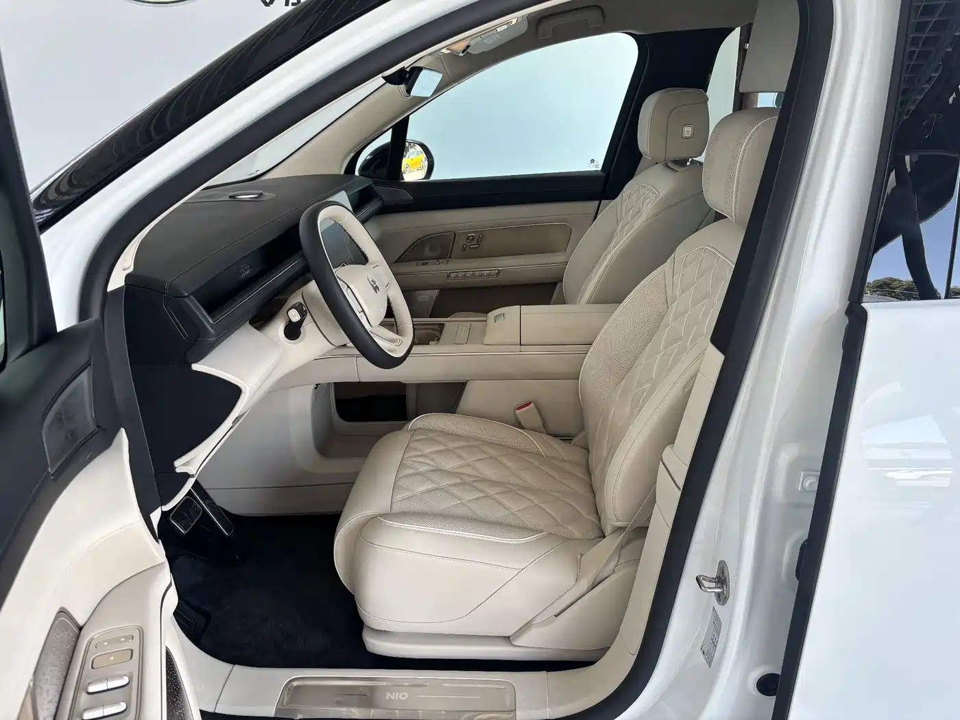 NIO ES8 2026 2025 Model 6-Seat Executive Luxury Edition