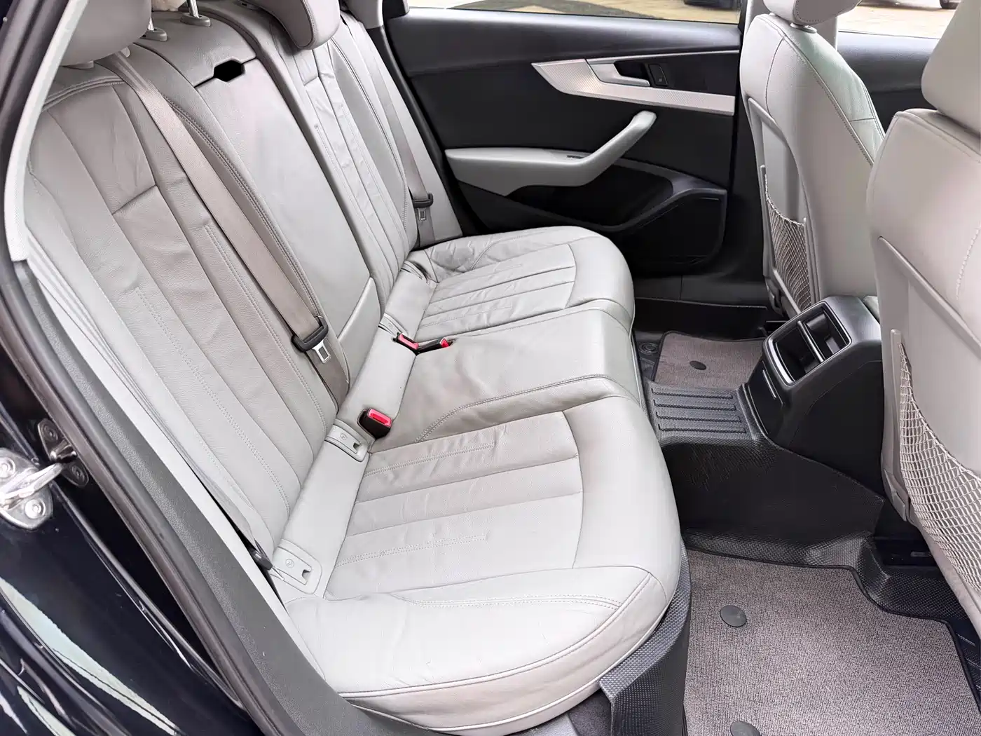 Audi A4L 2017 Plus 40 TFSI Fashion фото 9