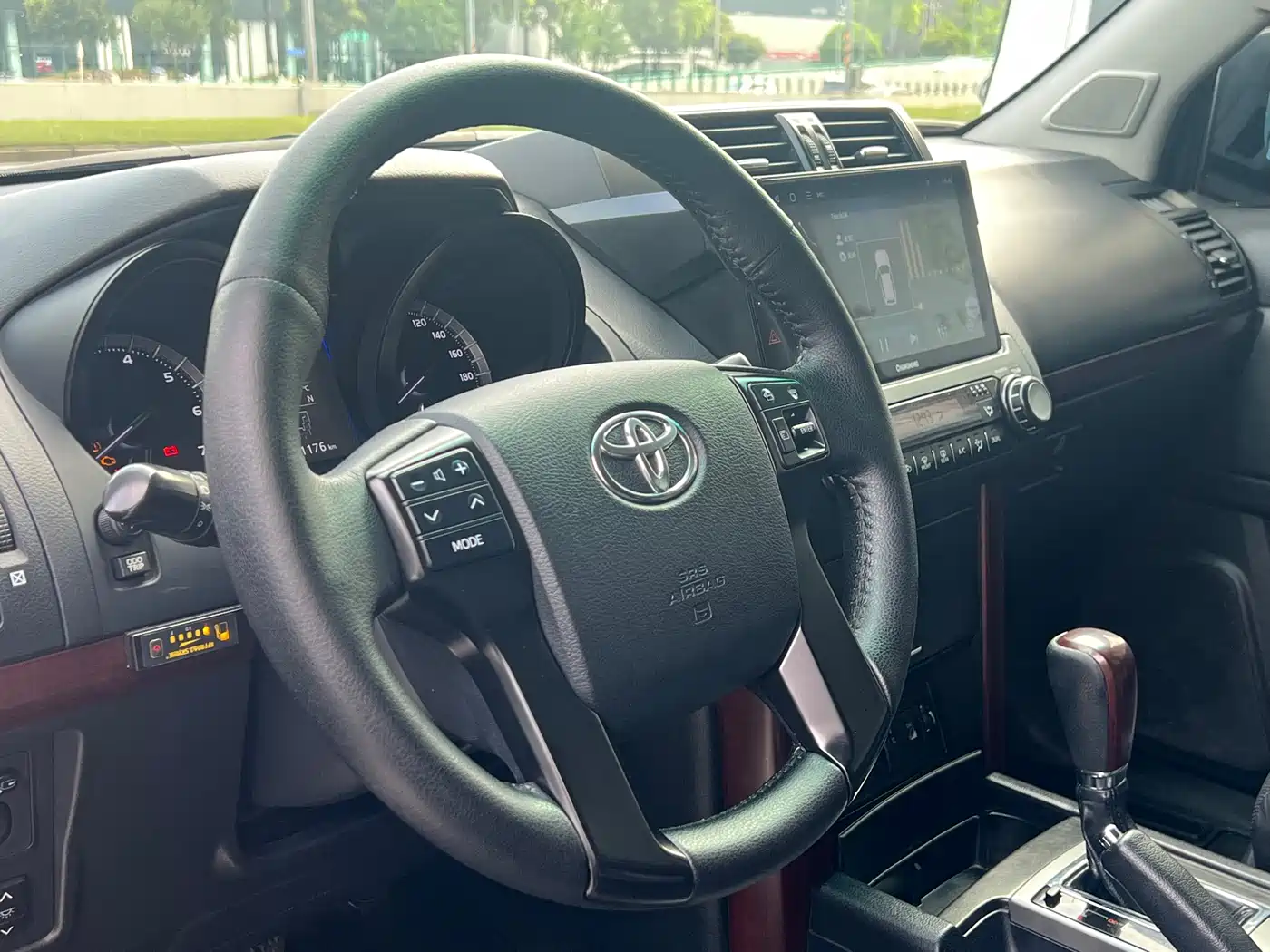 Toyota Prado 2014 4.0L Automatic TX-L фото 8