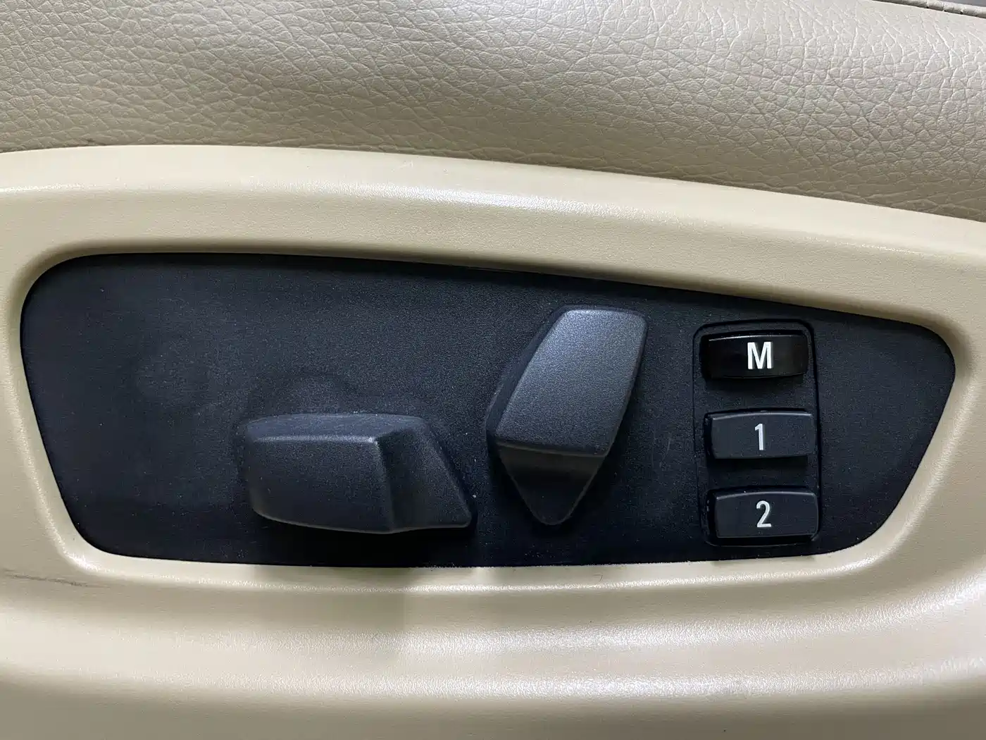 BMW X5 (Import) 2011 xDrive35i Leading Edition фото 21