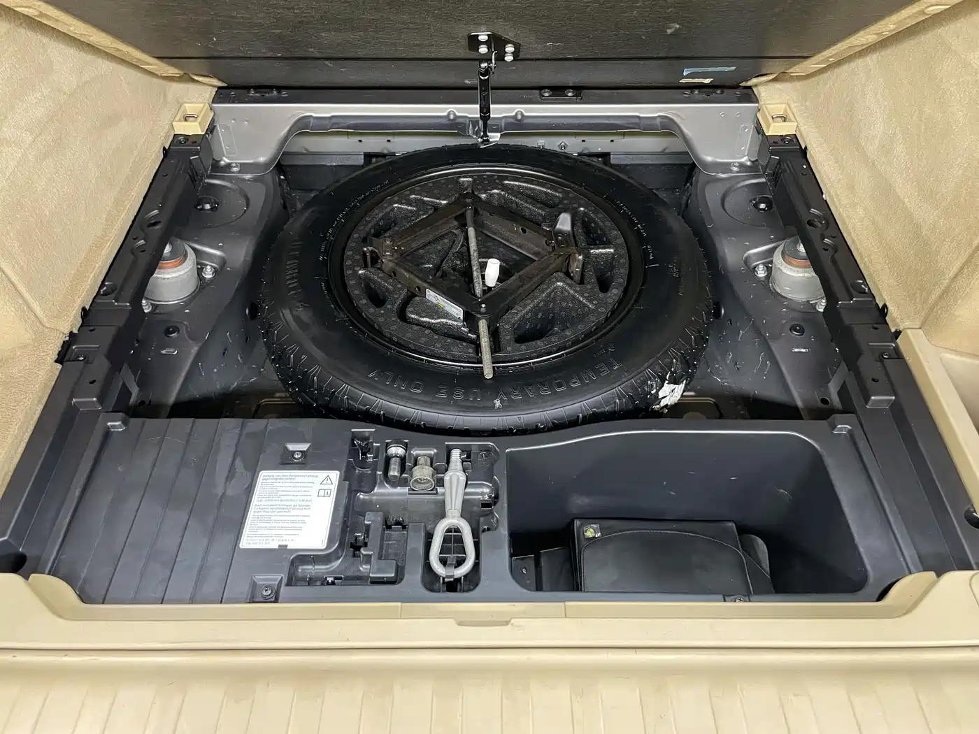BMW X5 (Import) 2011 xDrive35i Leading Edition фото 35