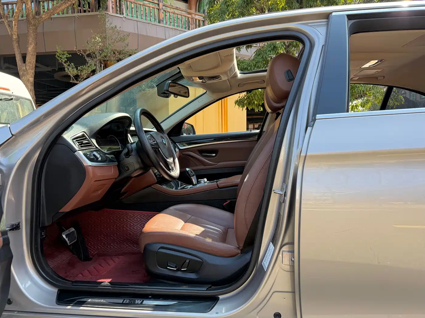 BMW 5 Series 2014 520Li Elegance фото 7