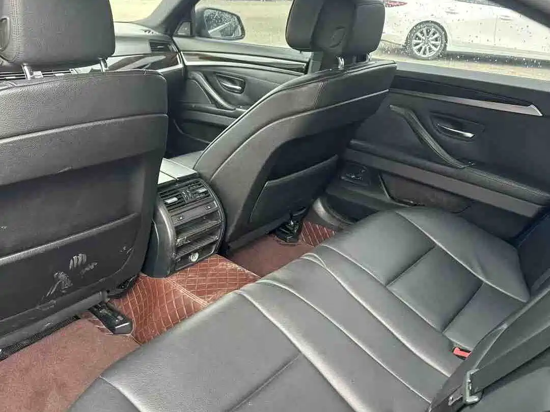 BMW 5 Series 2012 523Li Luxury фото 9