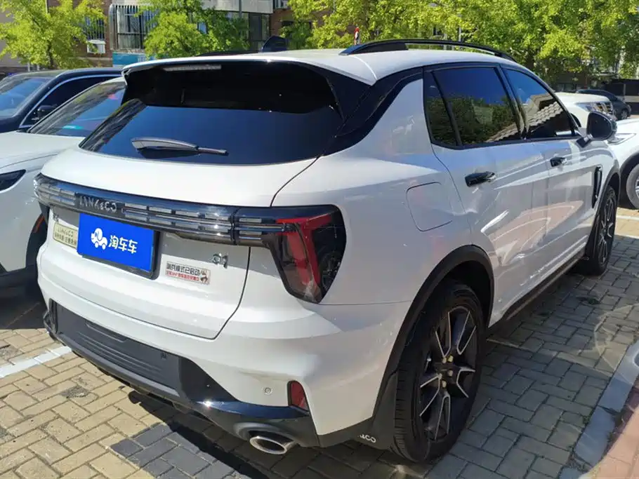 Lynk & Co 01 2025 2.0TD FWD Renewal Pro Edition фото 3