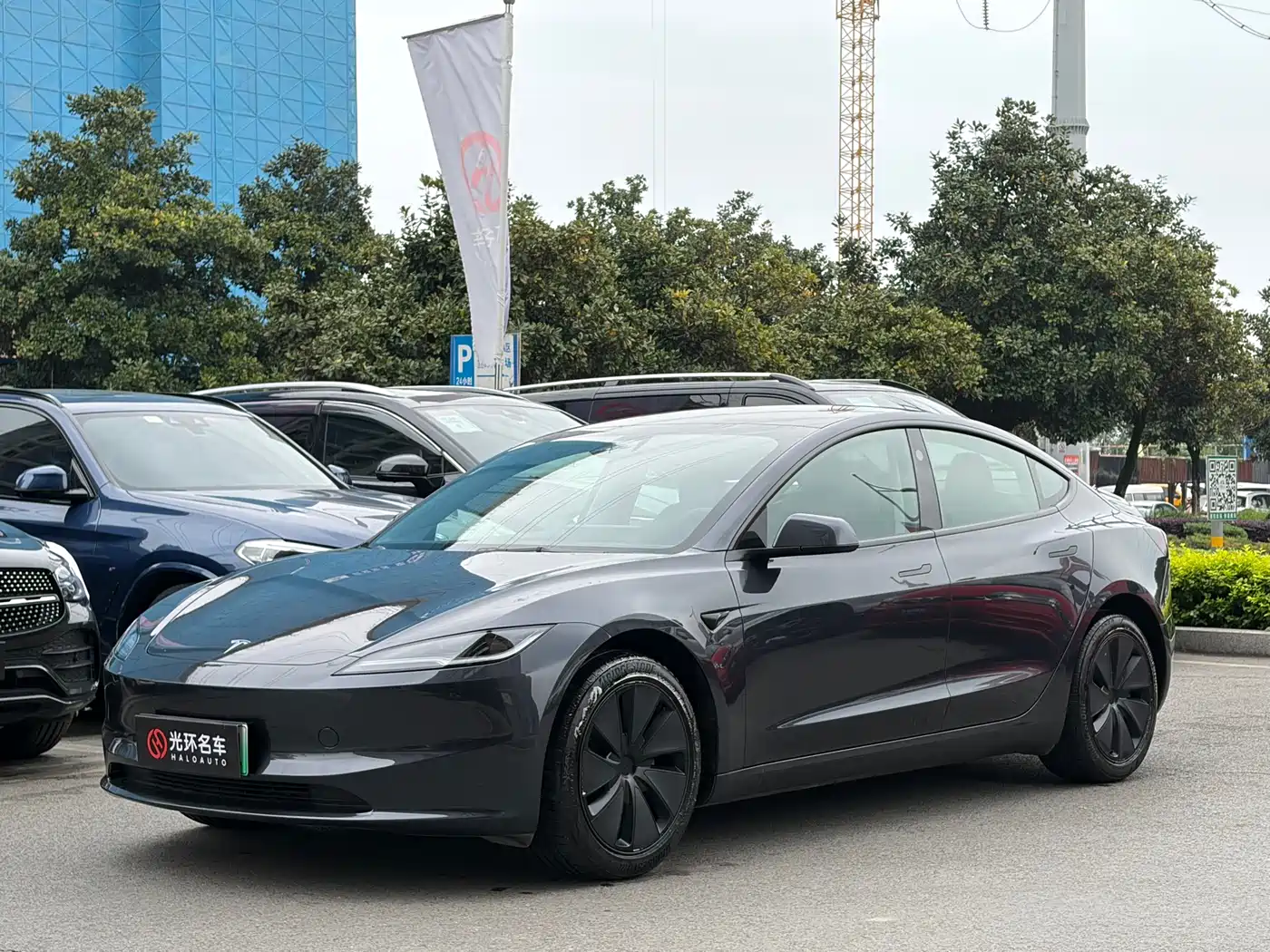 TESLA MODEL 3