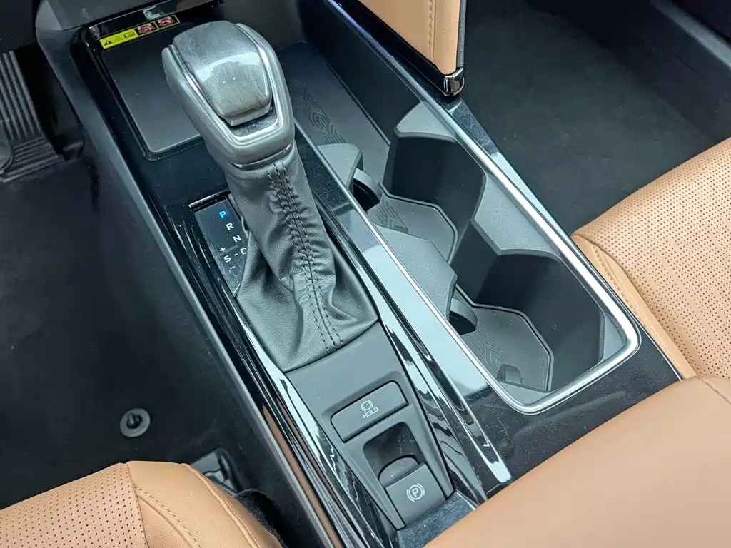 Toyota Camry 2025 2024 Hybrid 2.0HG Premium Edition