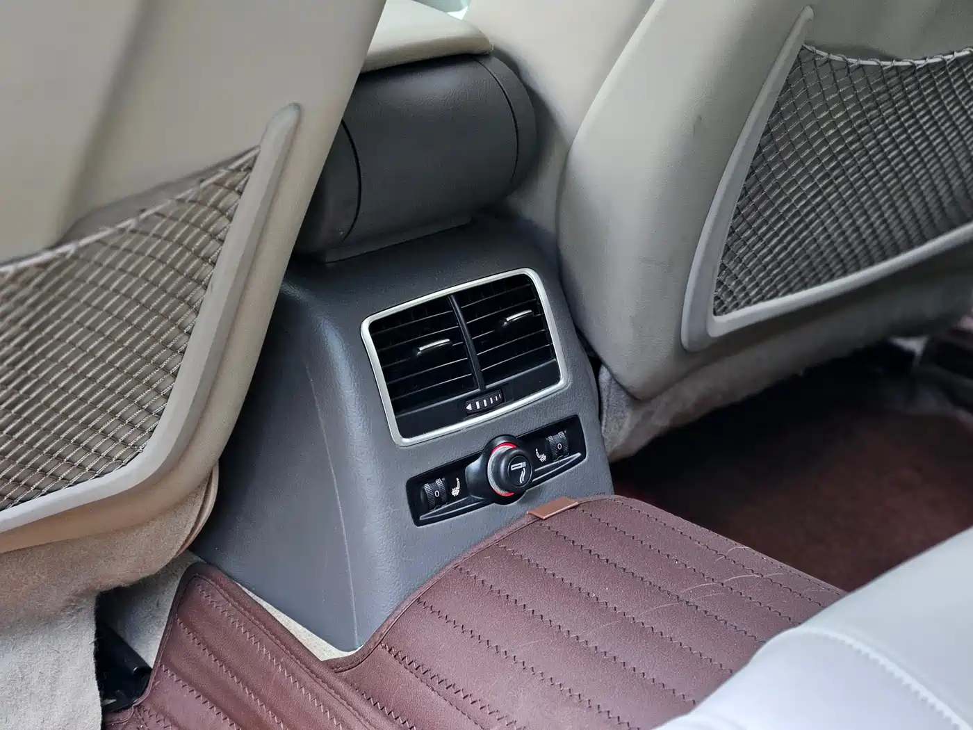 Audi A6L 2011 3.0 TFSI quattro Luxury фото 18