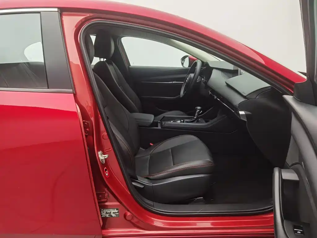 Фото 23 - Mazda Mazda 3