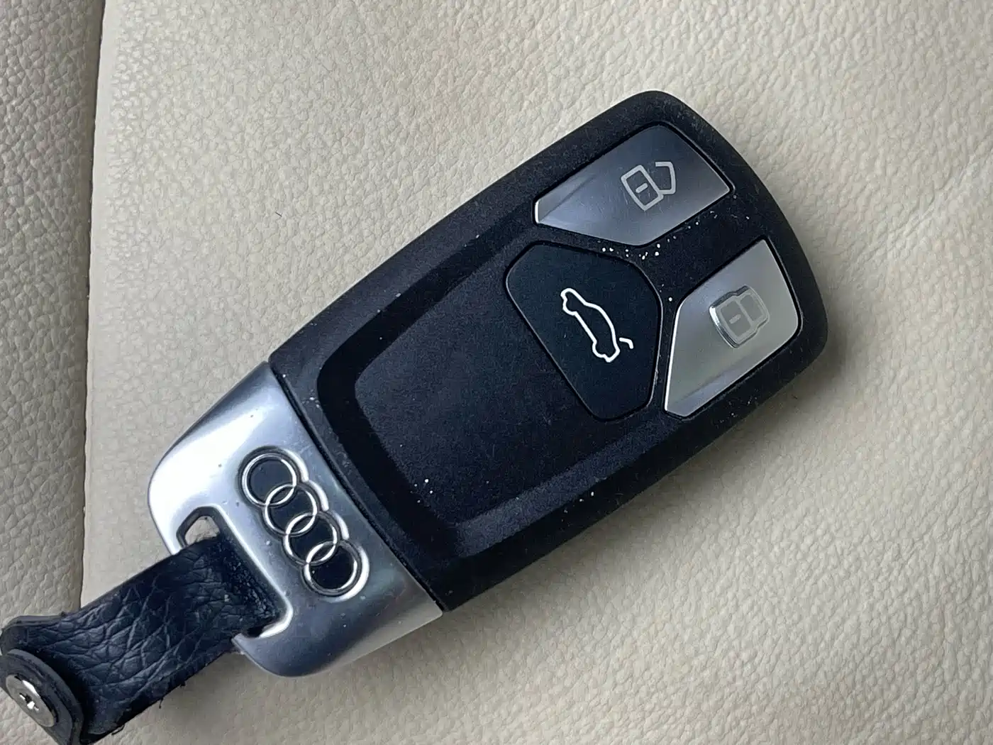 Фото 14 - Audi A4L