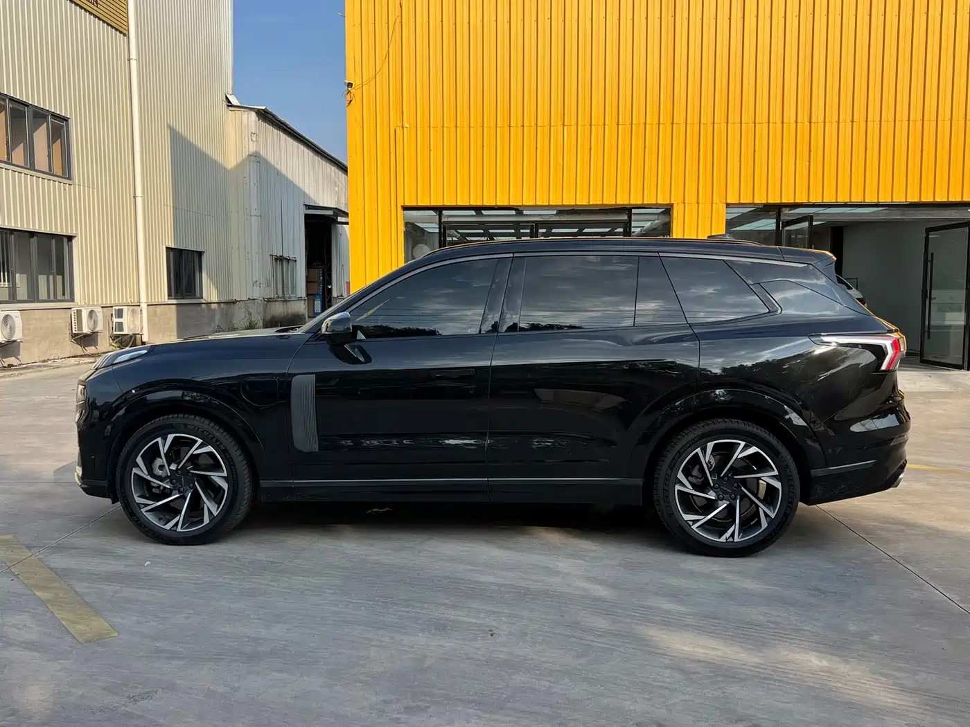 Lynk & Co 09 2022 2021 2.0T Halo 6-Seater
