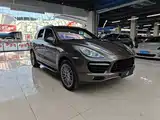 Photo 2 - Porsche Cayenne