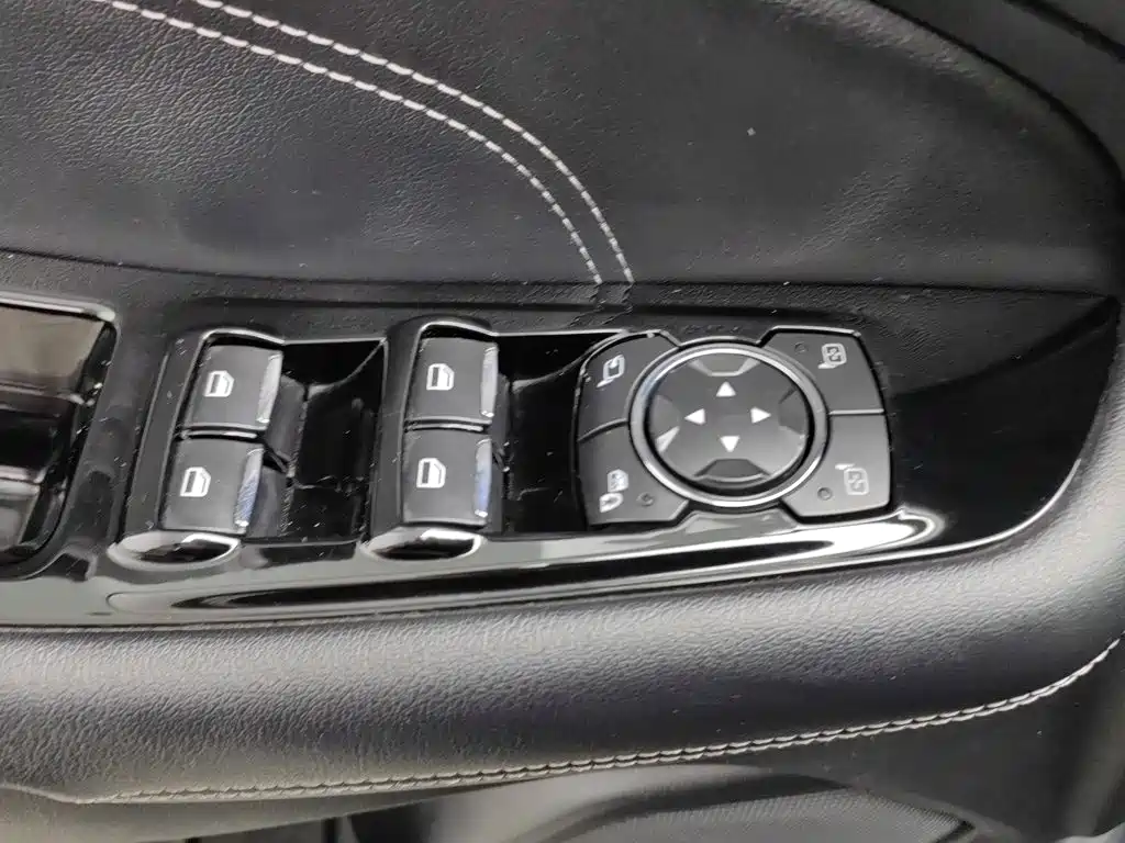 Фото 9 - Ford Edge