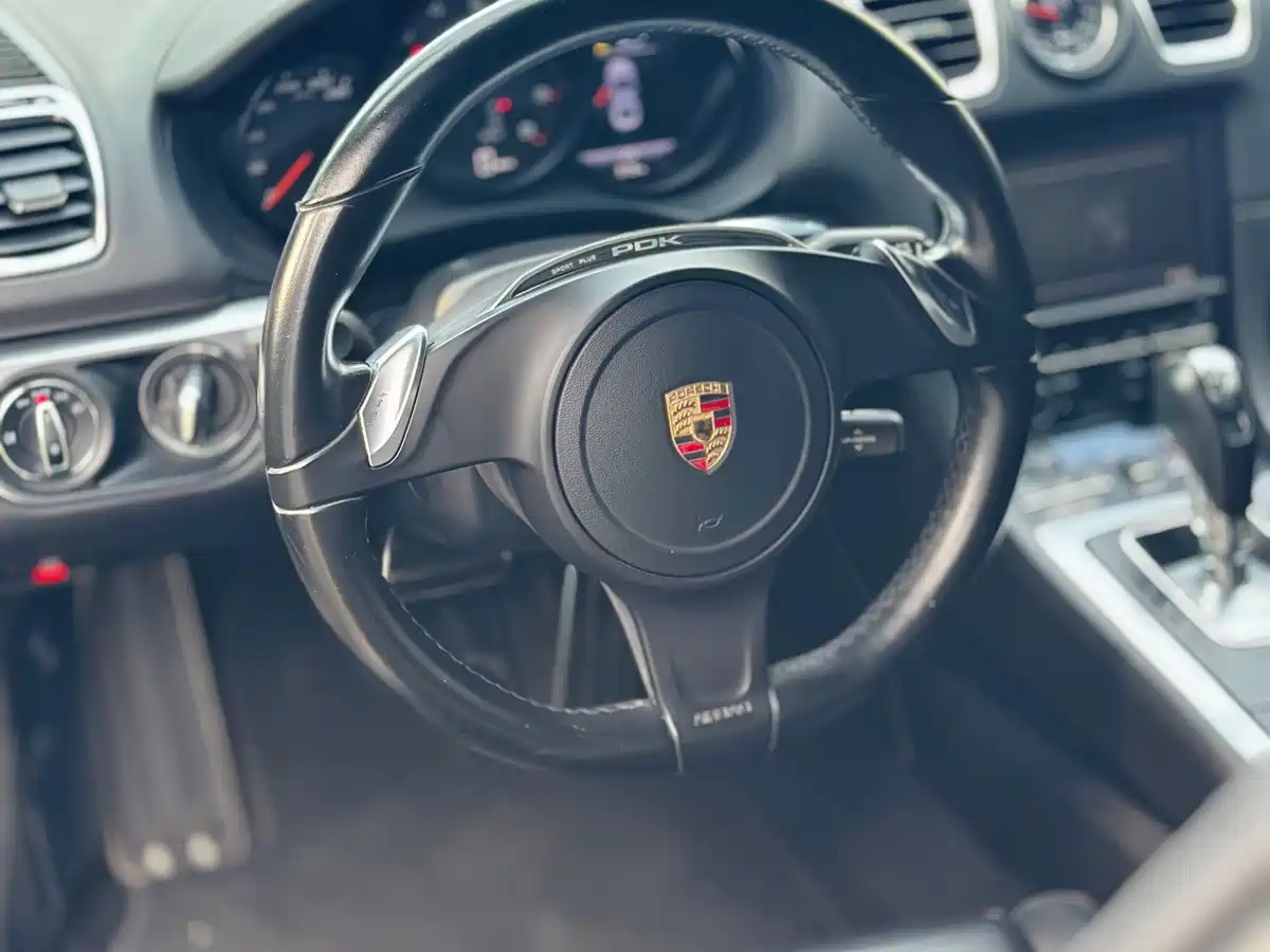 Photo 6 - Porsche Cayman