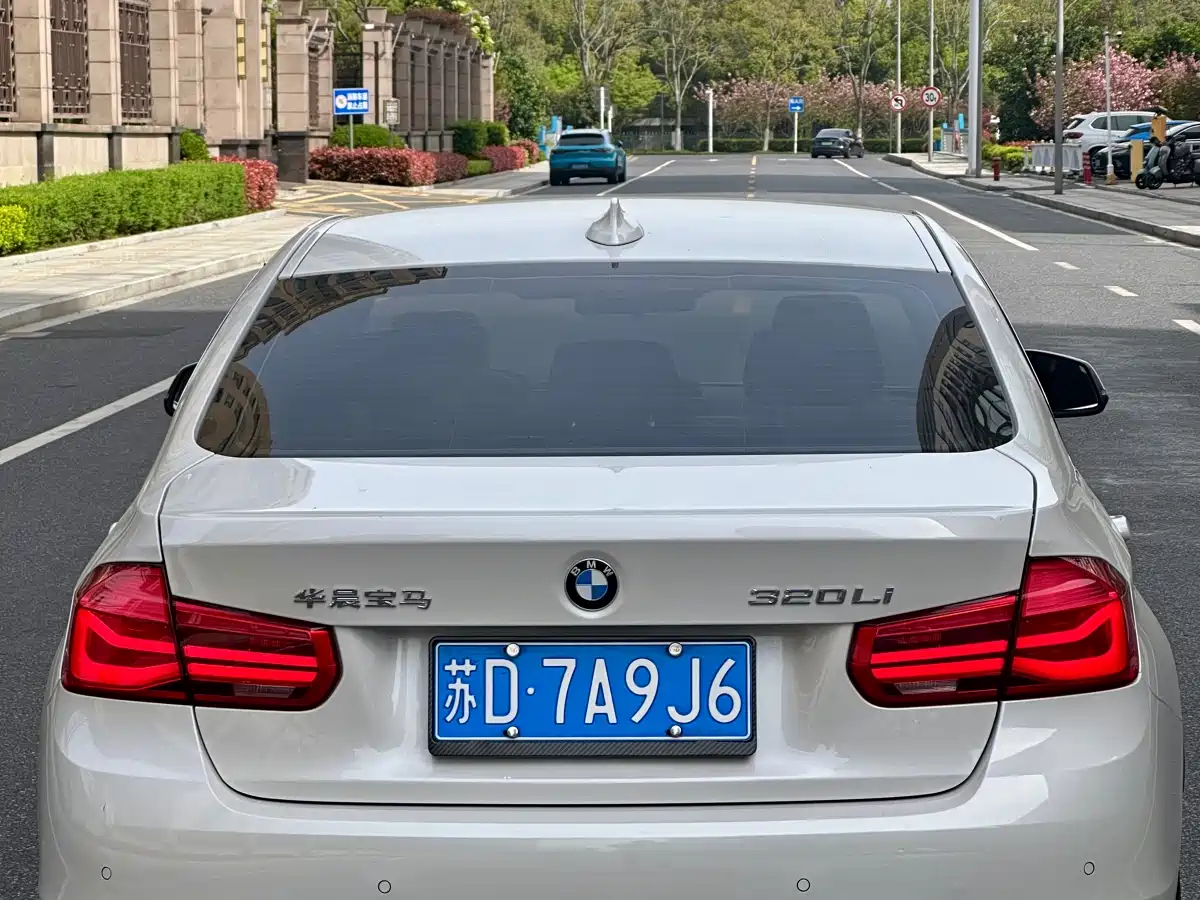 BMW 3 Series 2017 320Li Fashion фото 8