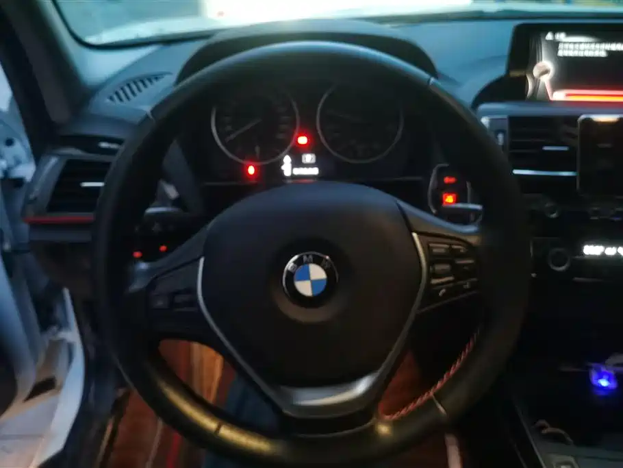 BMW 1 Series (Import) 2016 120i Sport Design Package фото 15