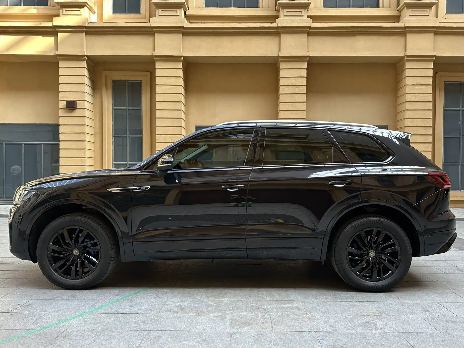 Фото 4 - Volkswagen Touareg