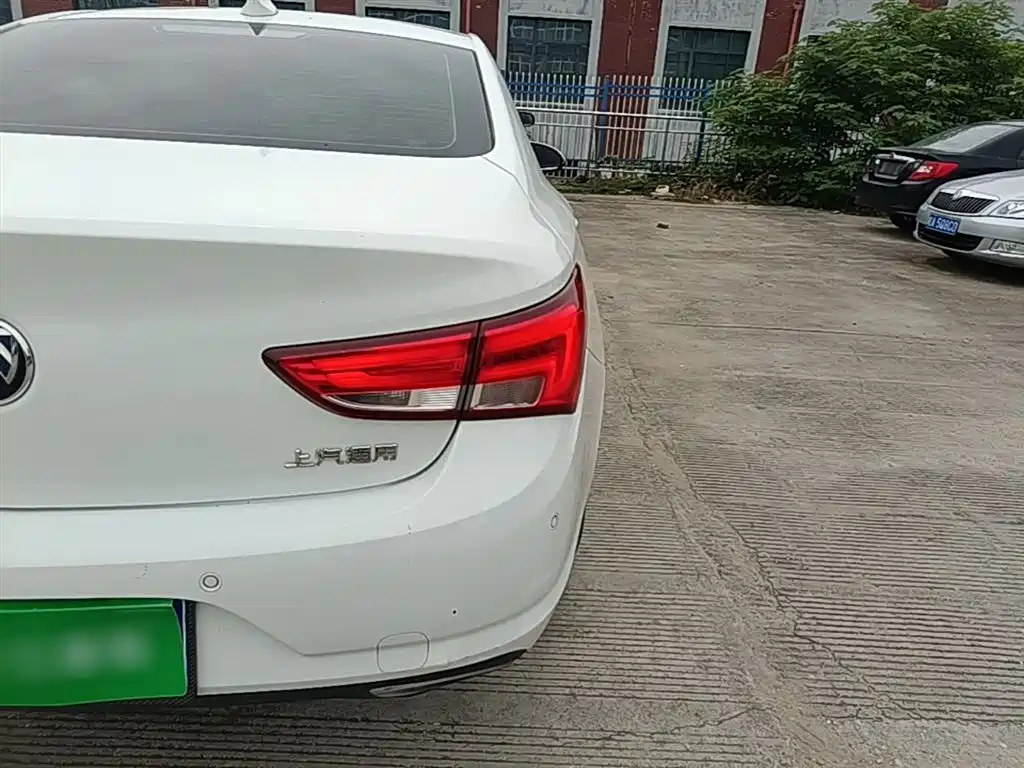 Buick Verano 2019 Sedan 20T Dual Clutch Leading фото 8