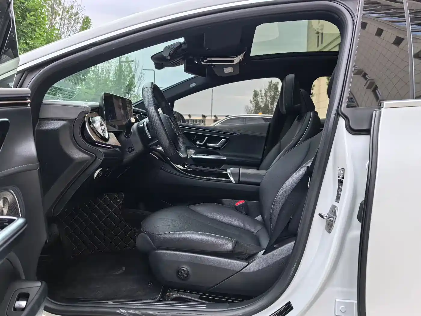 Mercedes-Benz EQE 2022 350 Pioneer Edition фото 4