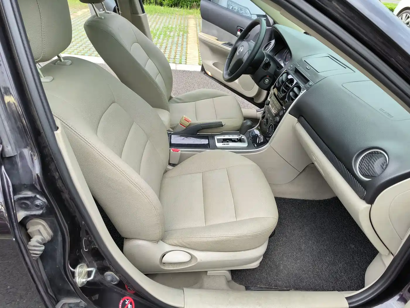 Photo 8 - Mazda 6