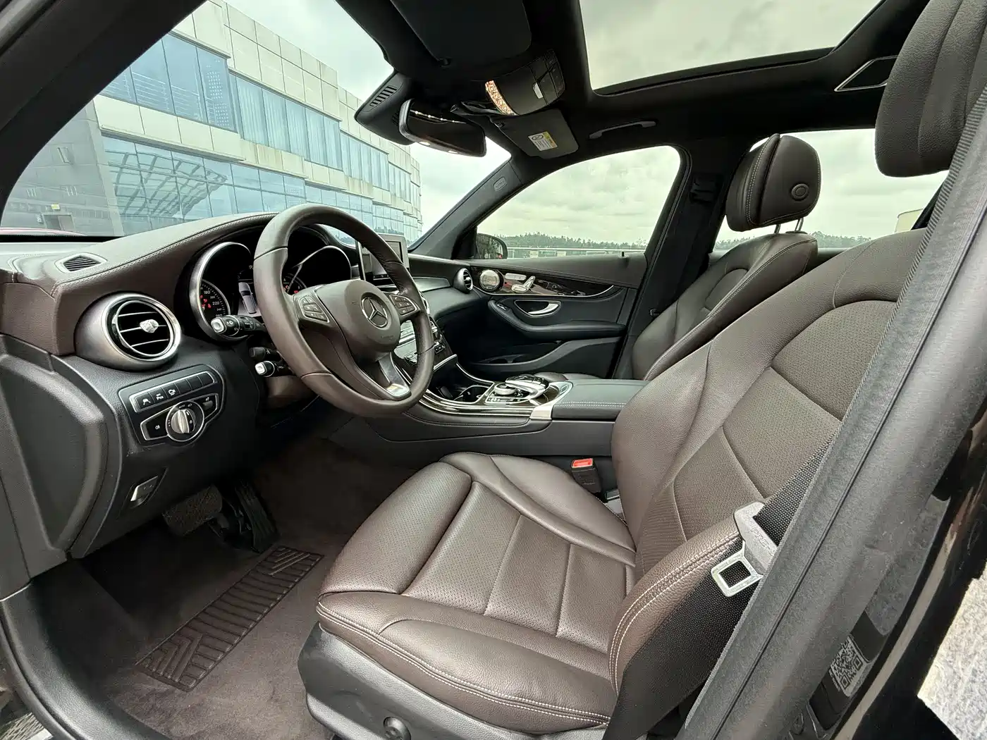 Mercedes-Benz GLC 2019 Facelift GLC 260 L 4MATIC Luxury фото 8