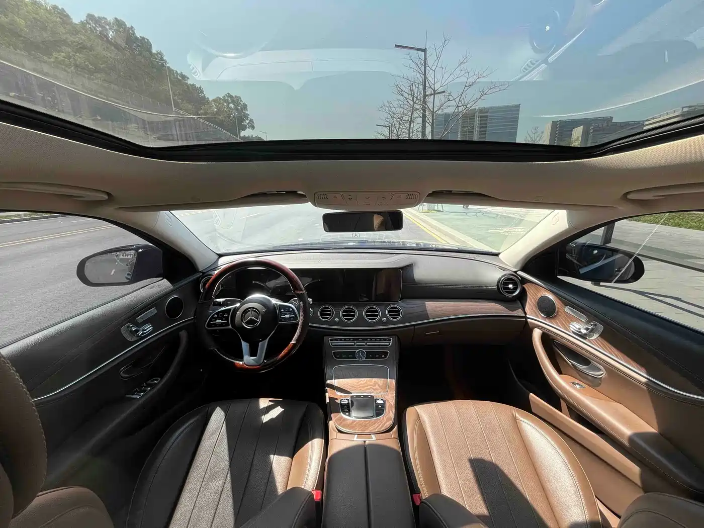 Mercedes-Benz E-Class 2019 E 300 L Fashion фото 6