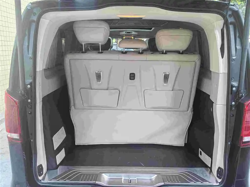 Mercedes-Benz V-Class 2018 V 260 L Premium Long Wheelbase Edition China VI фото 14