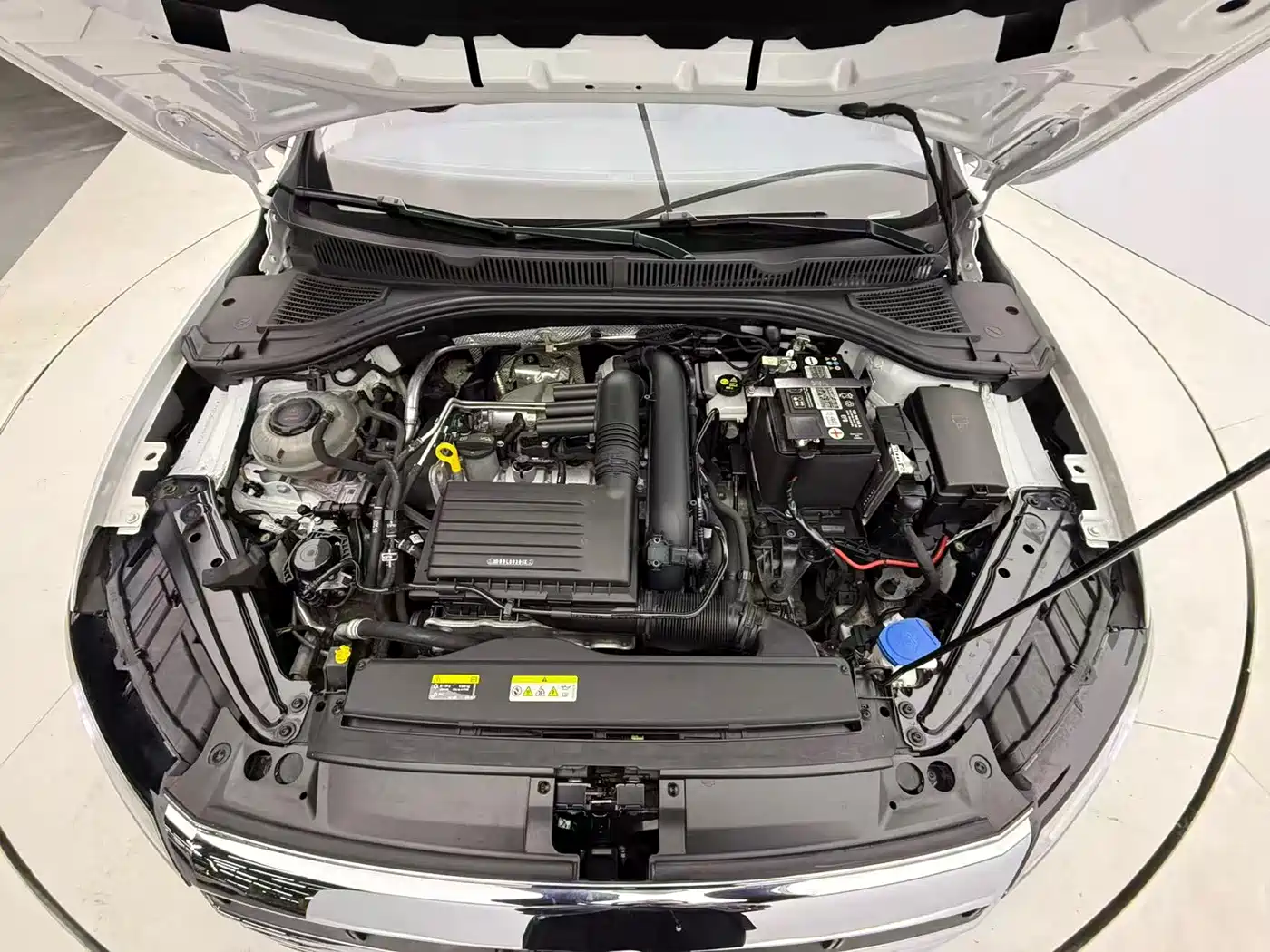 Volkswagen Sagitar 2022 280TSI DSG Surpassing Edition фото 8