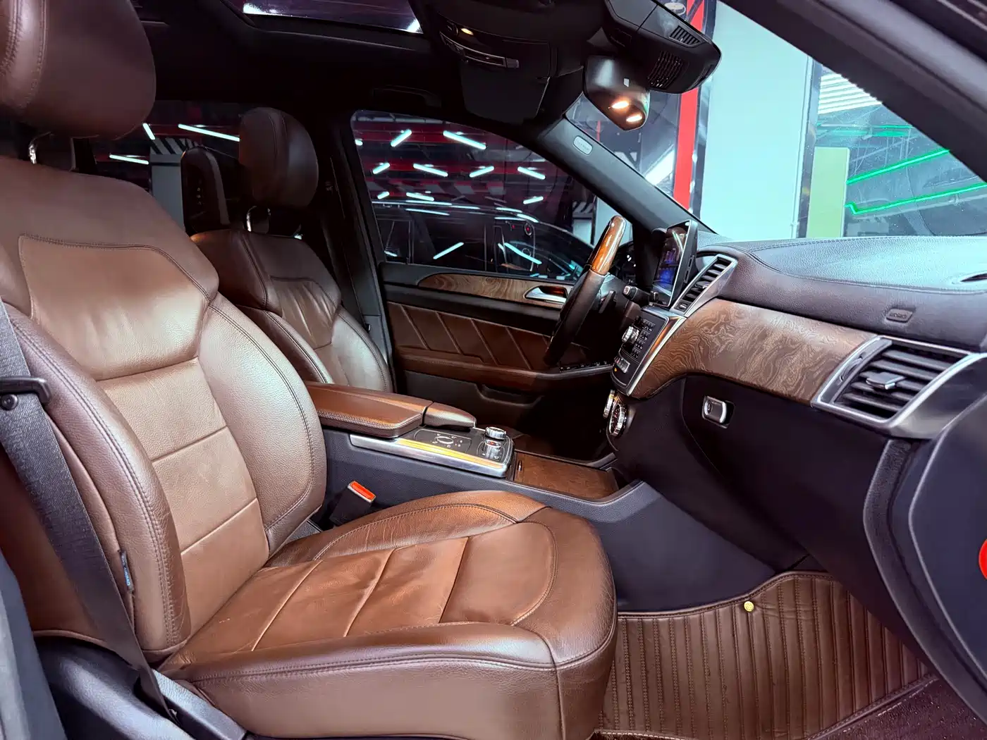 Mercedes-Benz GL-Class 2015 GL 400 4MATIC Luxury фото 22