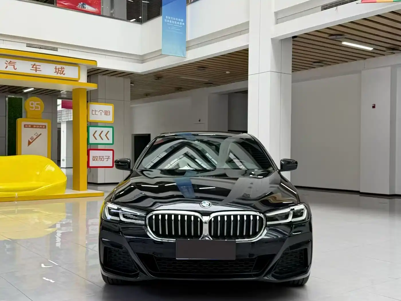 BMW 5 Series 2023 Facelift 530Li Leading M Sport Package фото 2