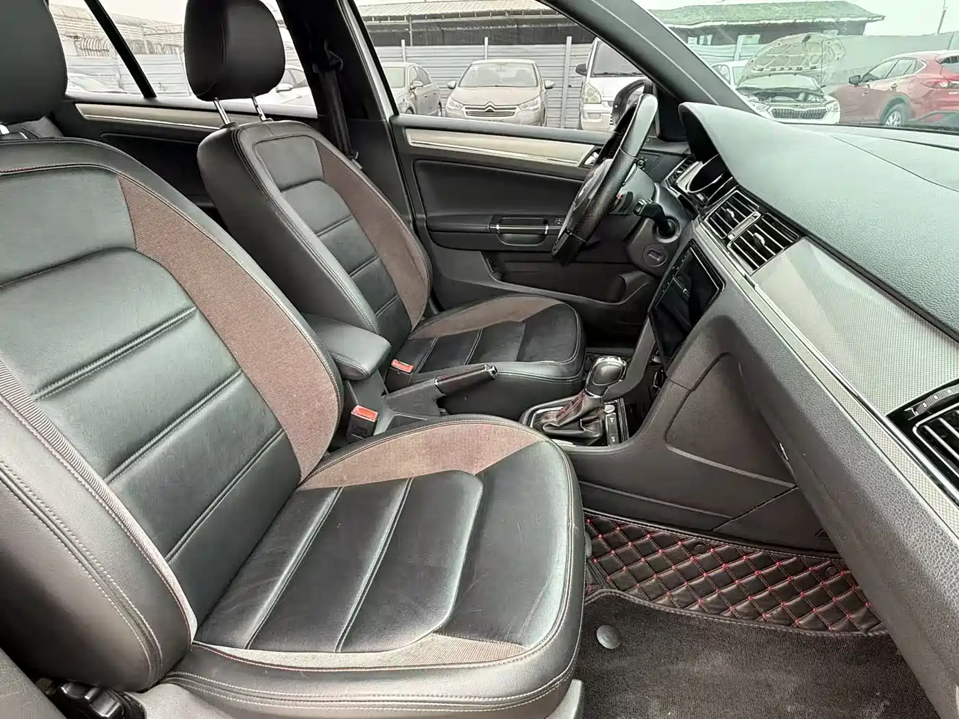 Volkswagen Bora 2015 Quality Edition 1.4TSI Automatic Sportline фото 5