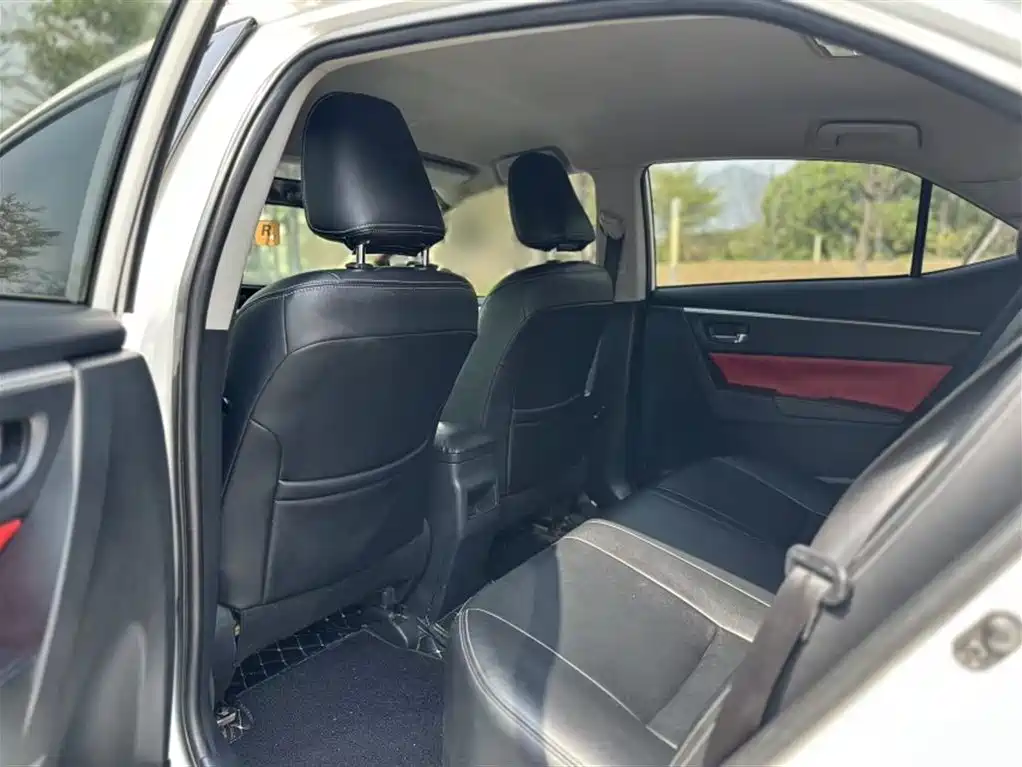 Toyota Corolla 2017 1.2T CVT GL фото 13