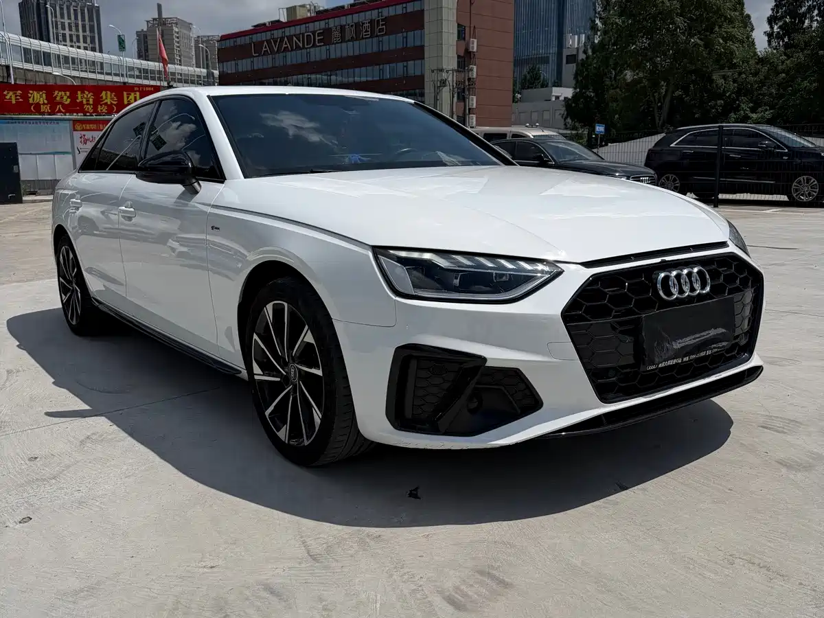 Фото 3 - Audi A4L