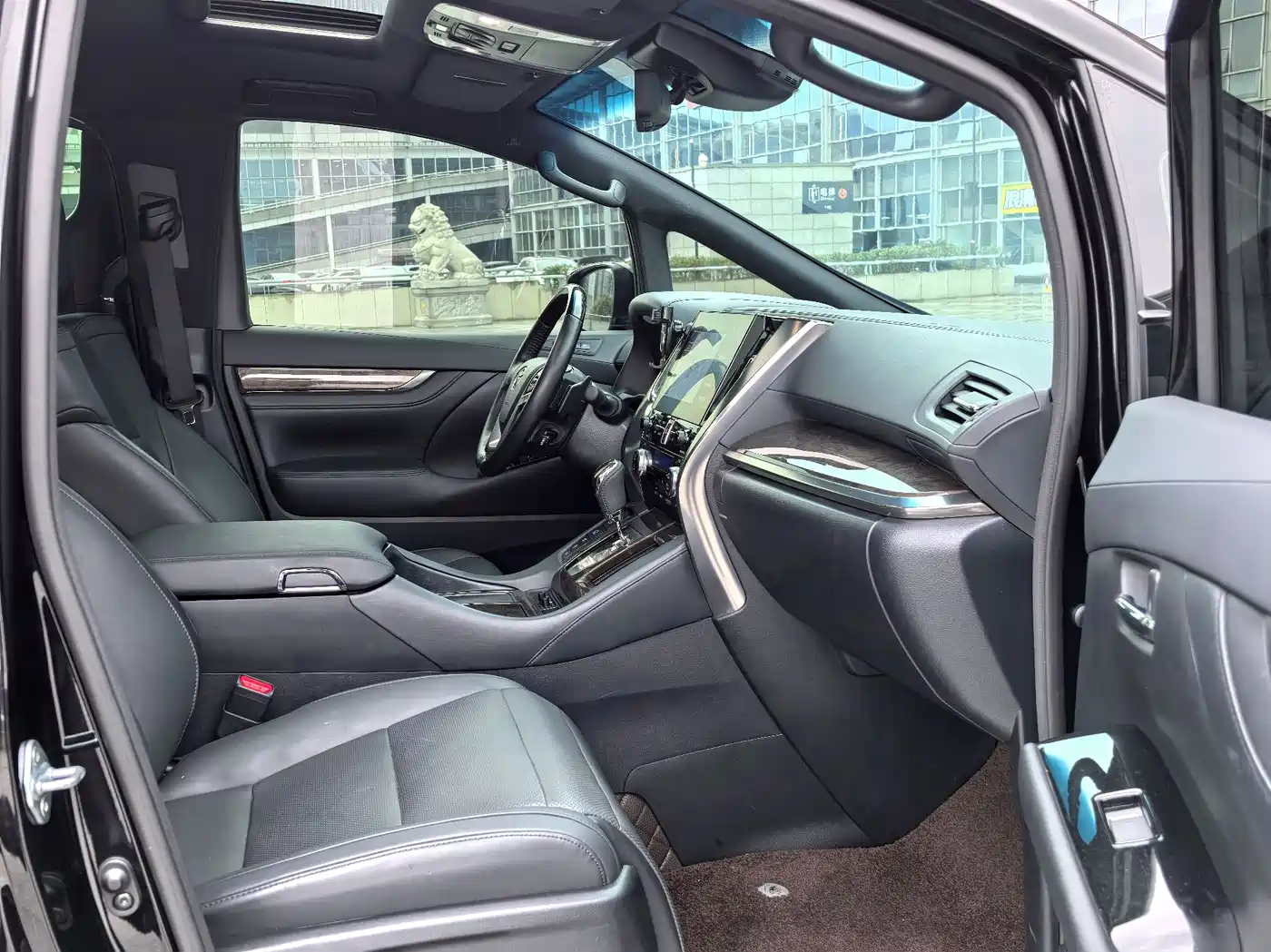 Toyota Alphard 2021 Hybrid 2.5L Premium фото 15