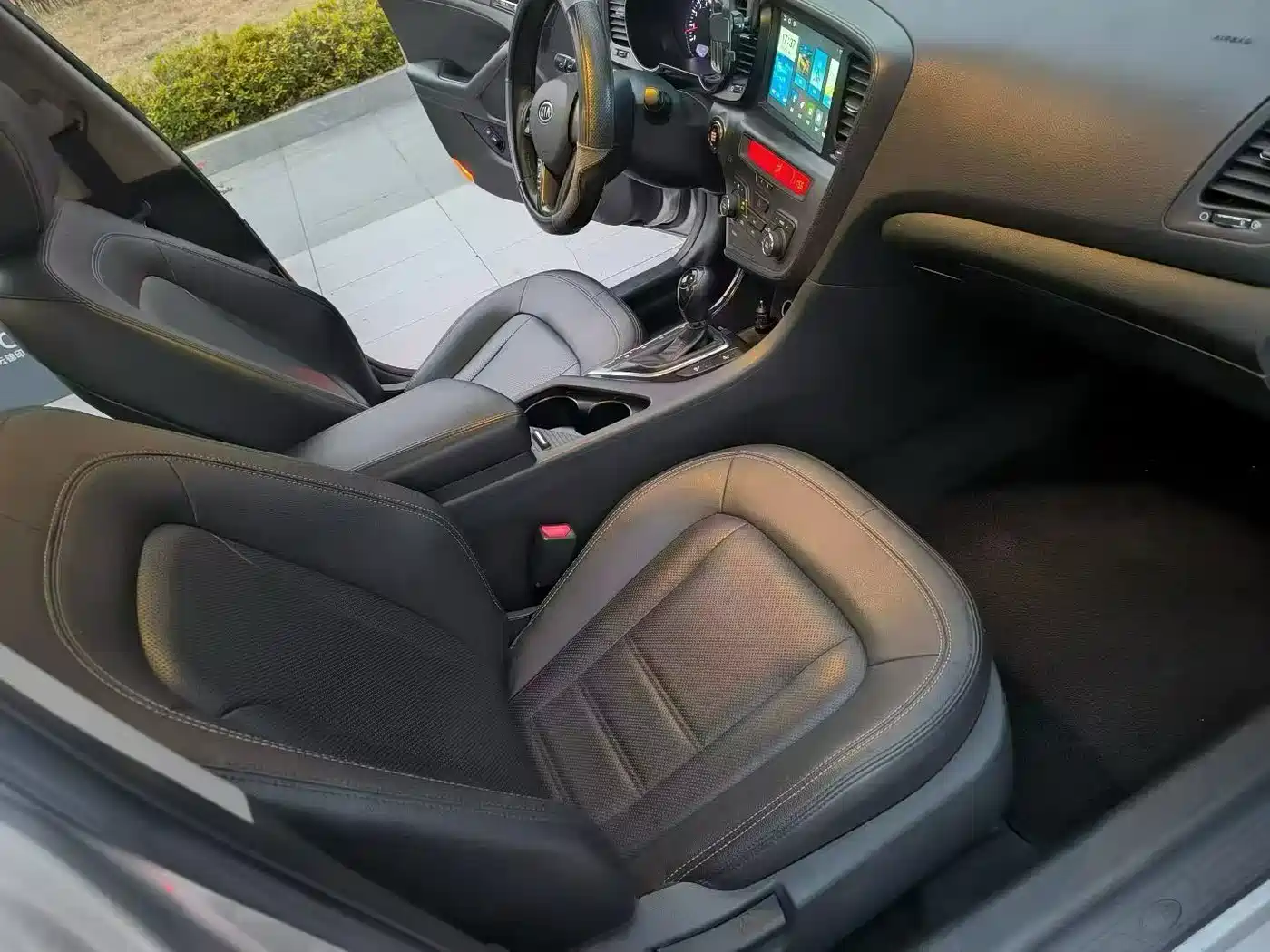 Photo 8 - Kia K5
