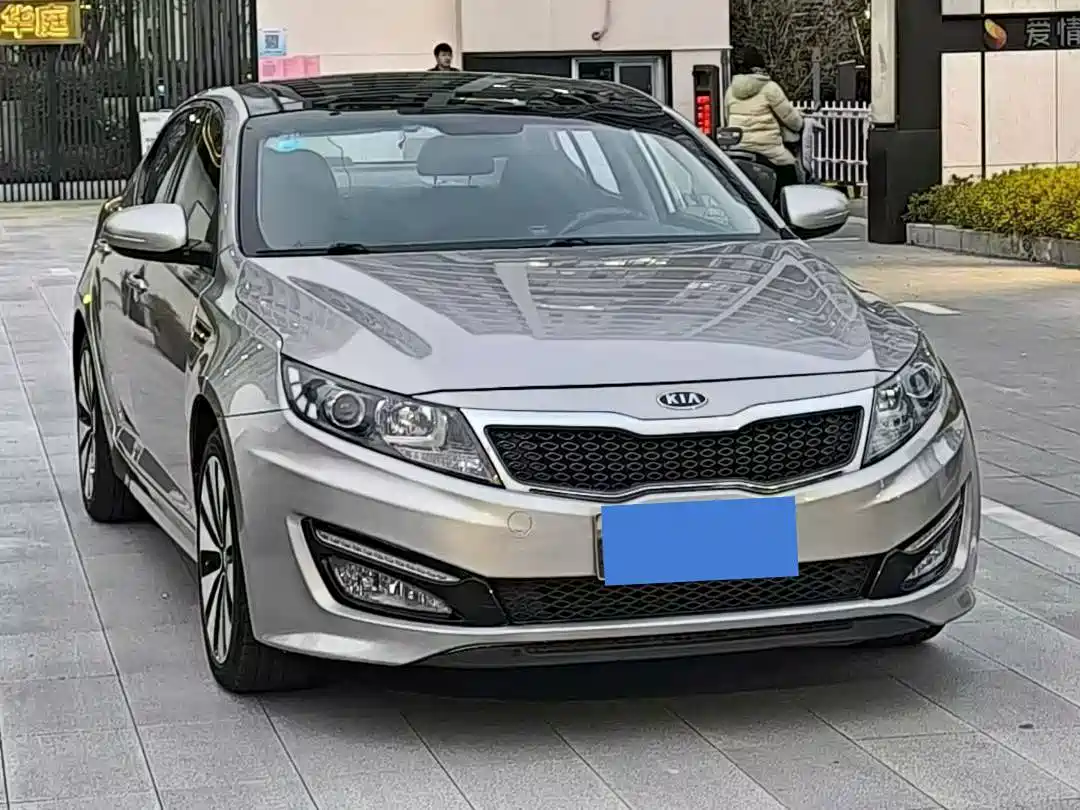 Photo 3 - Kia K5