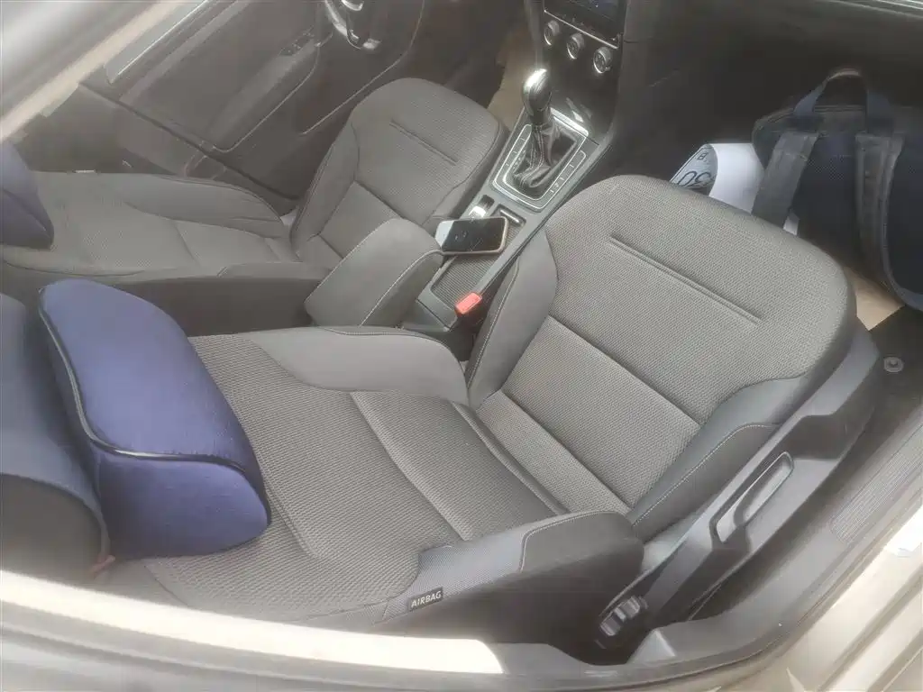 Volkswagen Golf 2017 230TSI Auto Comfort Millionth Anniversary Edition фото 24